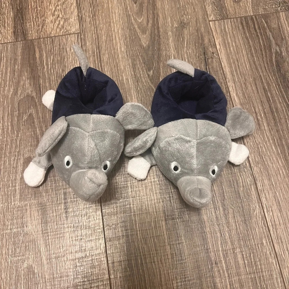 Kids Boys Size Small 5/6 Elephant Slippers